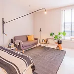 Stylish & Chic Studio- Prime Notting Hill Location